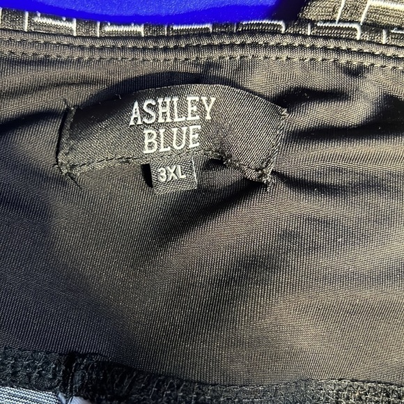 Ashley blue women’s black and white pattern Pull on leggings. Size 3XL. EUC - Picture 4 of 6